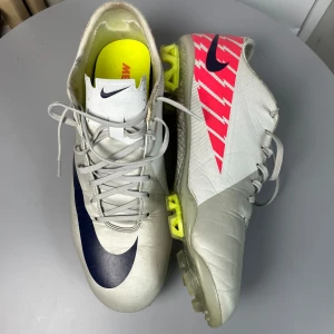 Nike mercurial vapor fotbollsskor (rare) - Säljer dessa og mercurials i mycket fint skick! Storlek 44