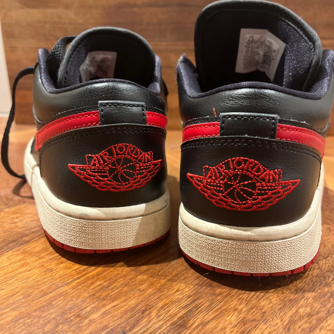 Jordan 1 low Röd svarta - 1