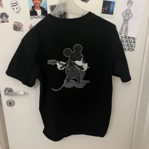 Number nine tee  - Size m .