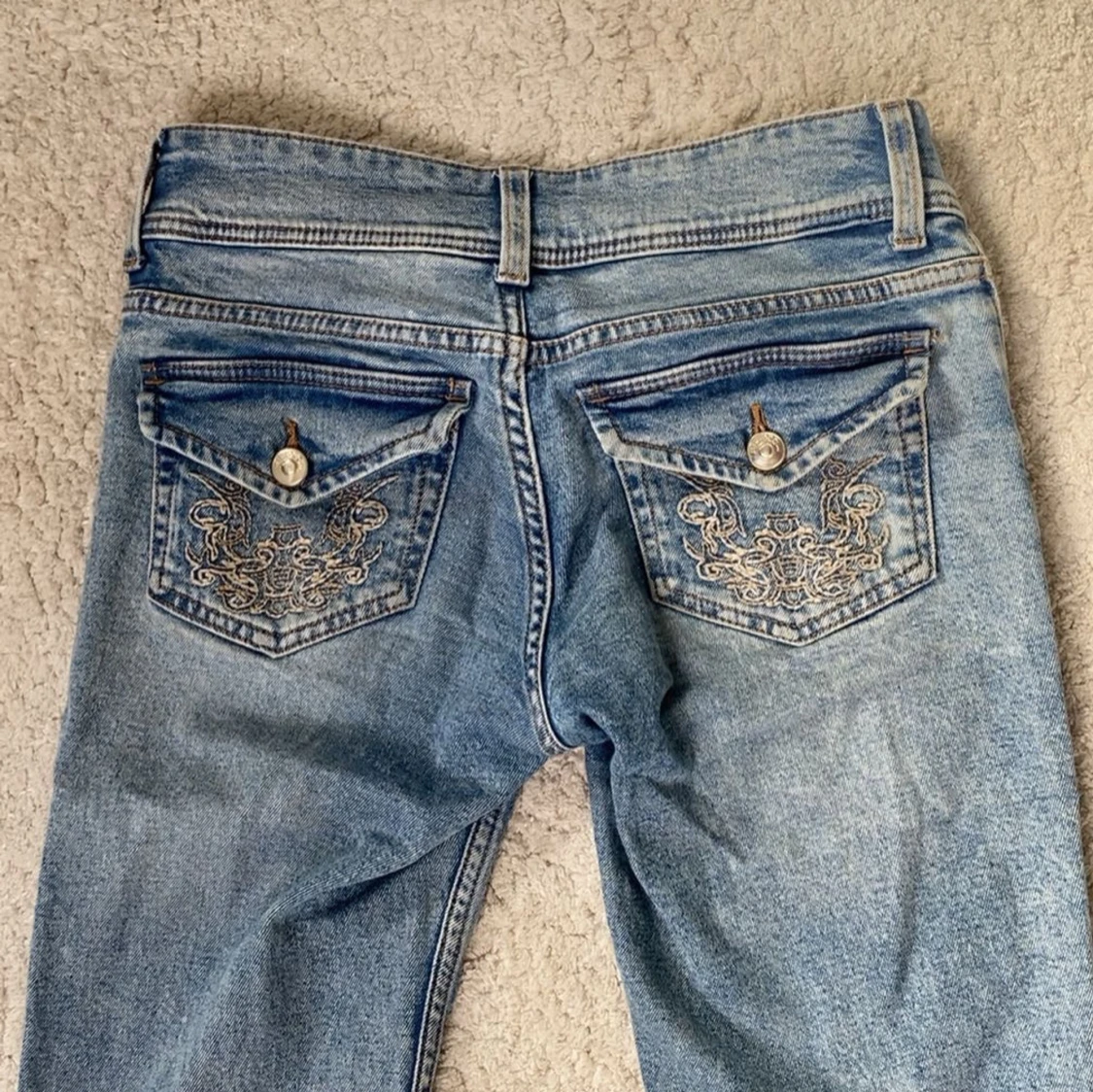 Blå bootcut jeans  - 3