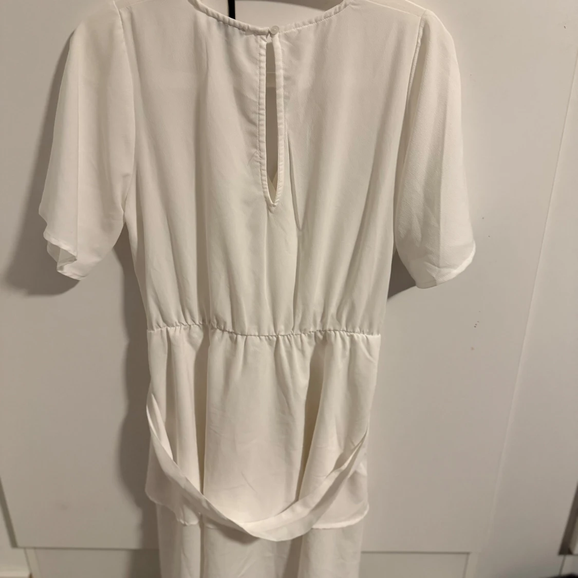 Vit omlottklänning från Bubbleroom - 1