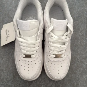  Nike Air Force 1 - Hej säljer dessa skor helt nya och fräscha oanvända 