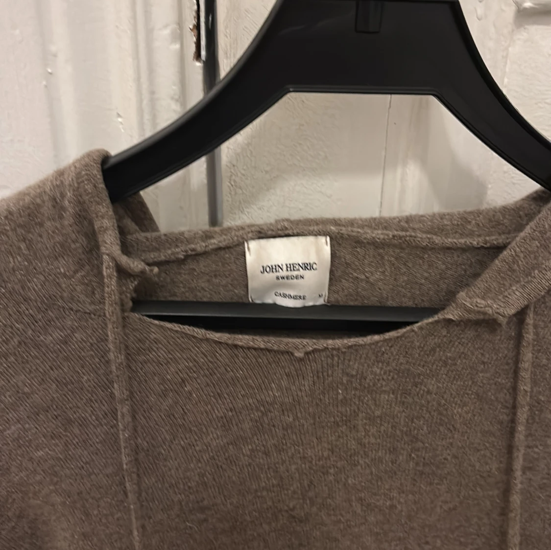 Brun cashmere hoodie från John Henric - 3