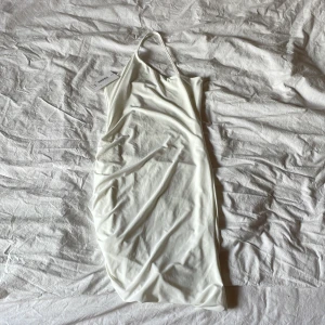 Vit klänning  - Vit klänning