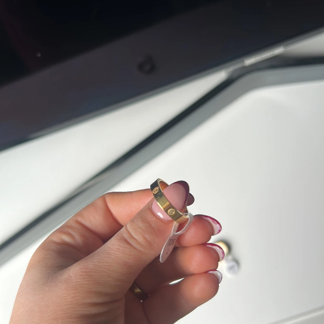 Guldfärgad ring - 1