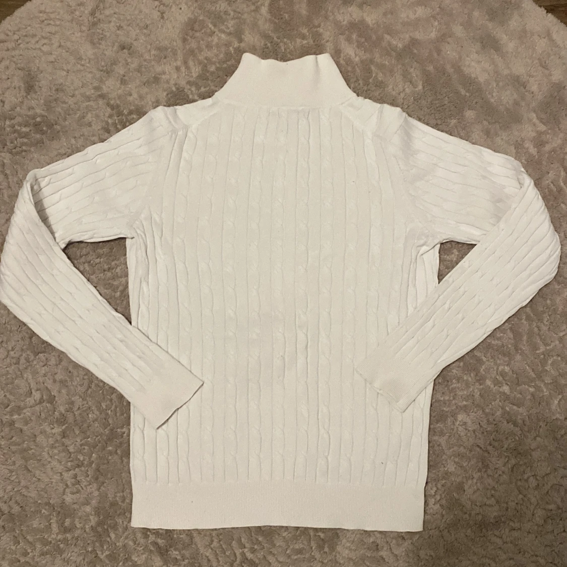 Vit stickad turtleneck med zip från GANT - 1