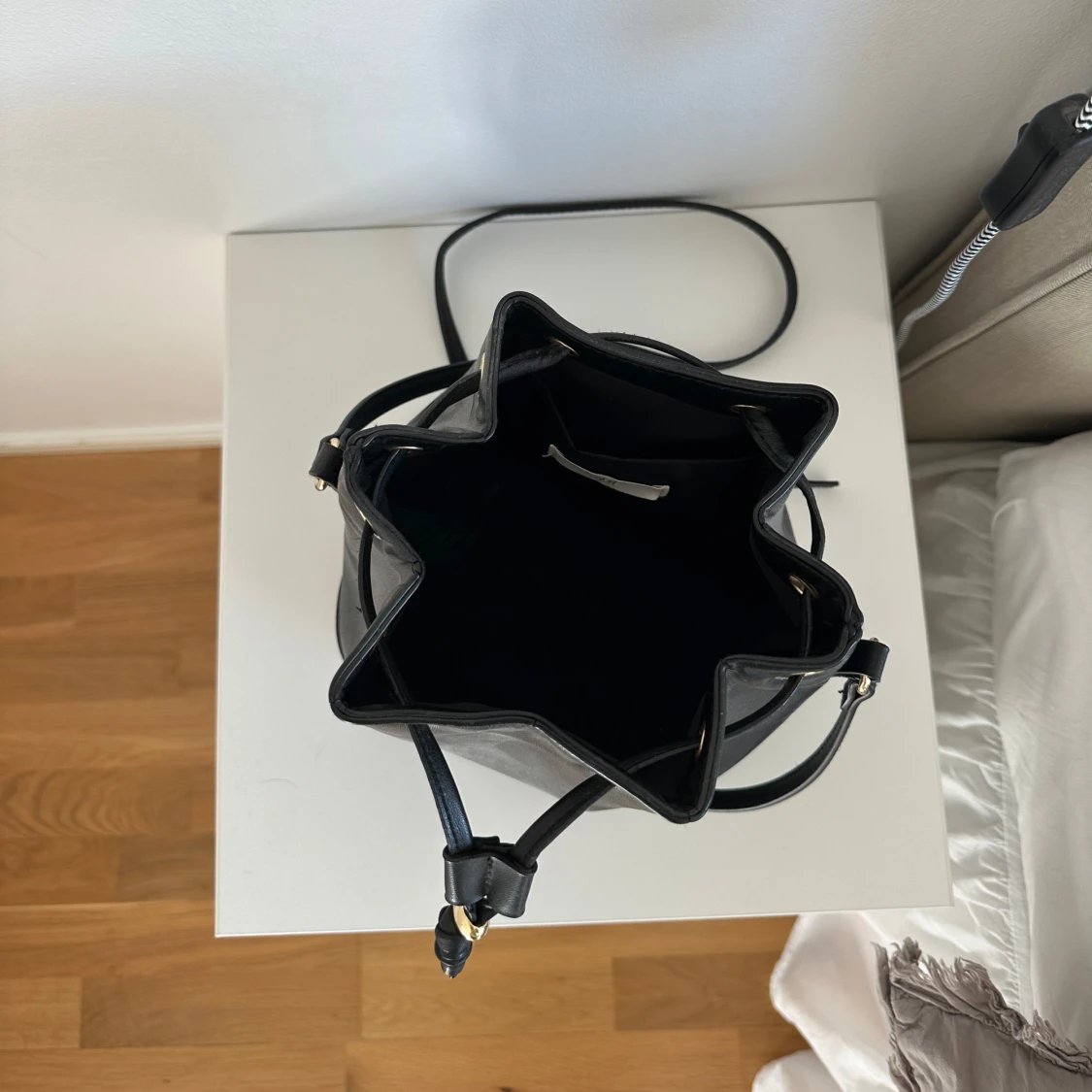 Svart axelväska  - 3