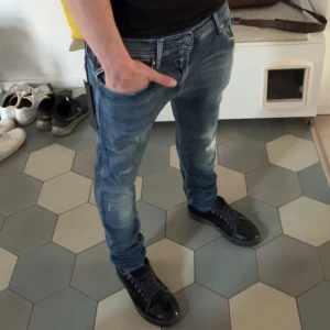 Blå jeans från Replay - Säljer nu helt nya replay jeans i storlek W32 L32 🤩