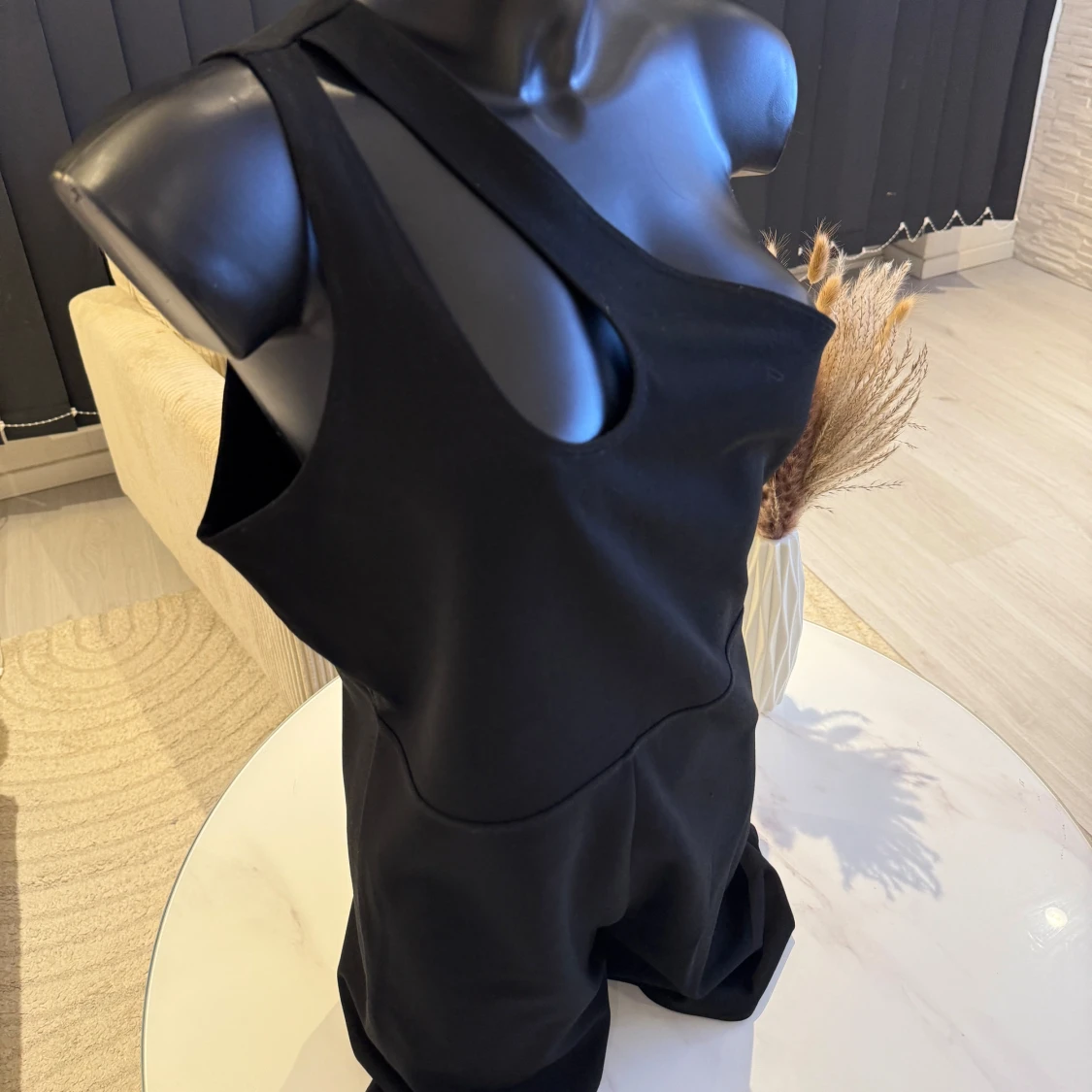 Svart oneshoulder klänning jumpsuit  - 2