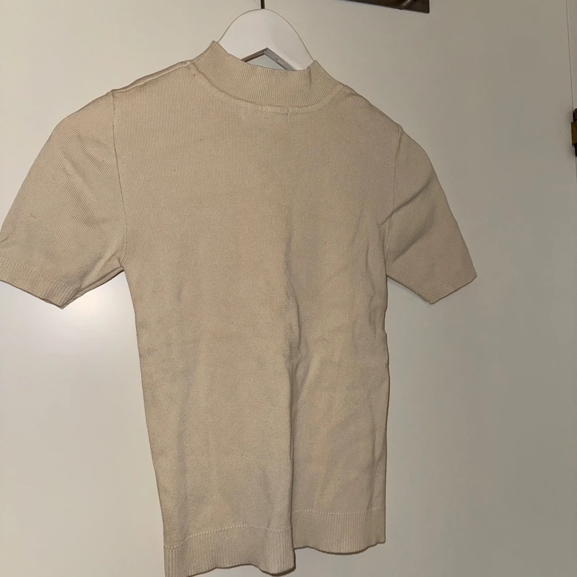 Beige kortärmad polotröja primark  - 2