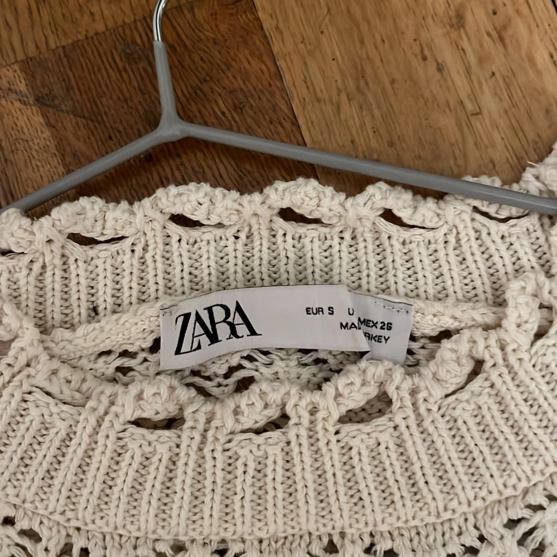 Beige stickad topp från Zara - 2