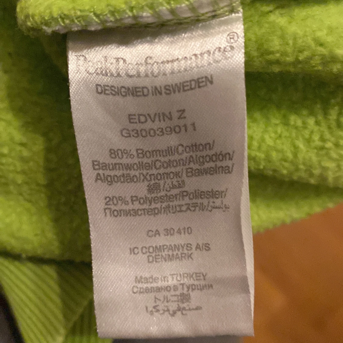 Grön huvtröja från Peak Performance - 1