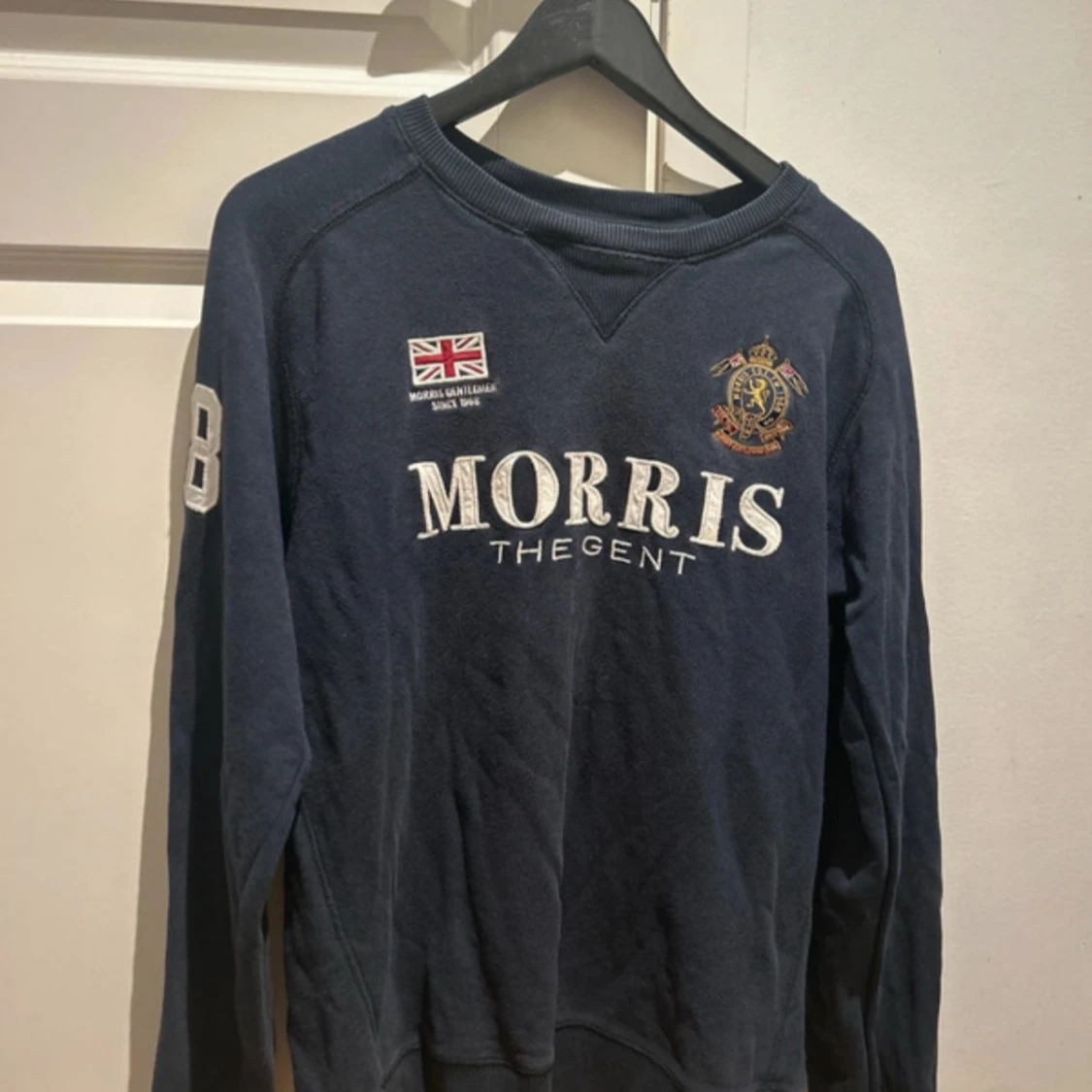 Mörkblå tröja från Morris