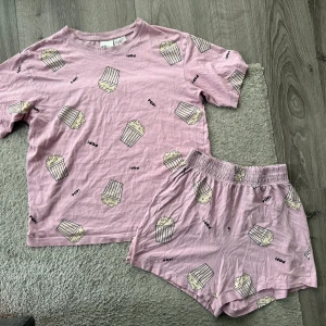 Rosa pyjamas - Jätte bra skick i strl xs