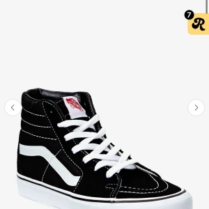 Svarta sneakers från Vans - Säljer mina typ oanvända vans i storlek 40. Skorna är av mycket bra skick, pris kan diskuteras ❣️