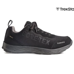 Svarta sneakers från Treksta - Snygga svarta sneakers från Treksta med GORE-TEX-material för extra väderskydd.  Dämpande sula. Nyskick, nypris 1200