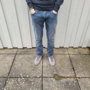 Nudie Jeans  - Nudie jeans - Modell: Thin Finn (lapp saknas)  - Storlek: W29/L32 - skick: 9/10 - Nypris runt 2000kr