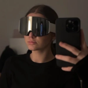 Skydglassögon med spegelglas - Fina skydglassögon, har använt dem en gång, jätteefinna!