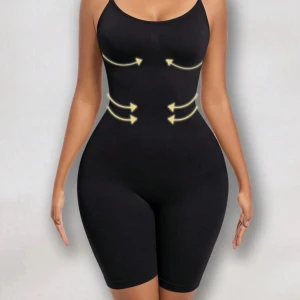 Korsett / jumpsuit  - Helt oanvänd köpt för 129kr, används under klänning för att dra in kroppsfettet storlek L