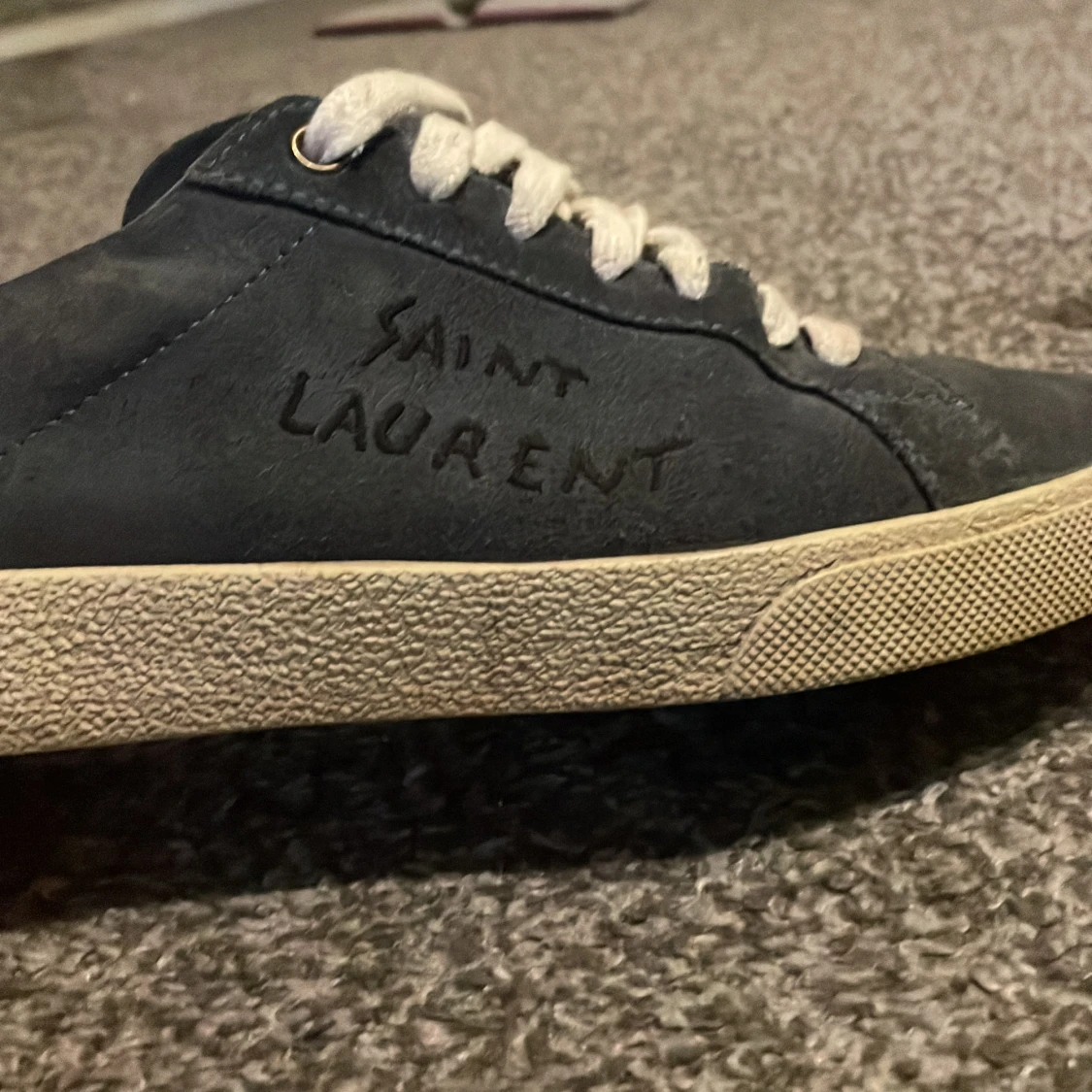 Mörkblåa skor från saint Laurent  - 4