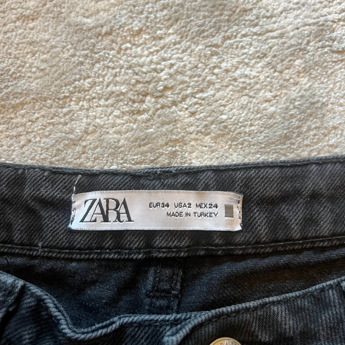 Svarta jeansshorts från Zara - 1
