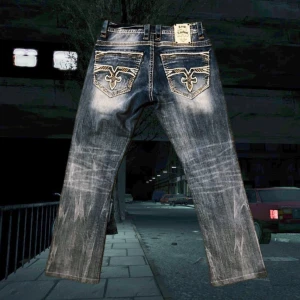 Rock Revival jeans - Jättefeta Rock Revival jeans liknar true religion jeans med fat doublestitch, sedda på Chief Keef. 100cm längd 40cm waist 20.5 benöppning. Är inte säker än om jag vikk sälja vill bara se vad jag kan få för dem. 