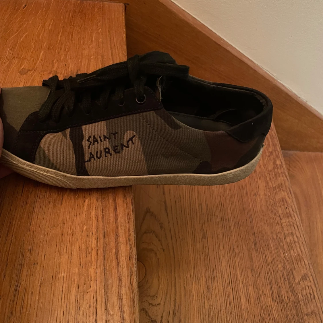 Camouflage sneakers från Saint Laurent - 2