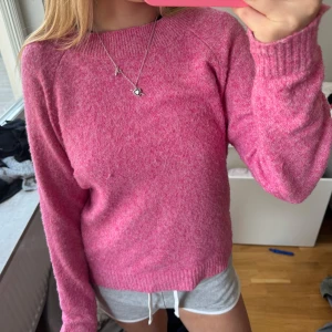 Rosa stickad tröja - Jätte söt tröja💕💕de bild två för bättre ljus