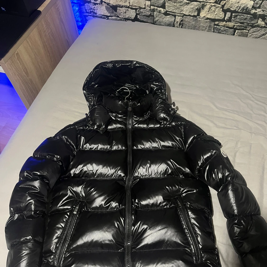 Svart dunjacka från Moncler