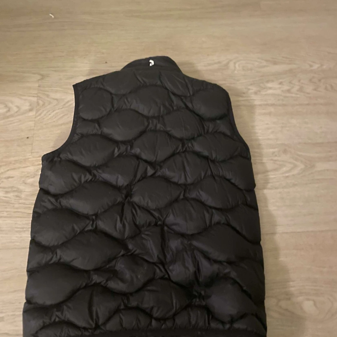 Svart dunväst från Peak Performance - 3