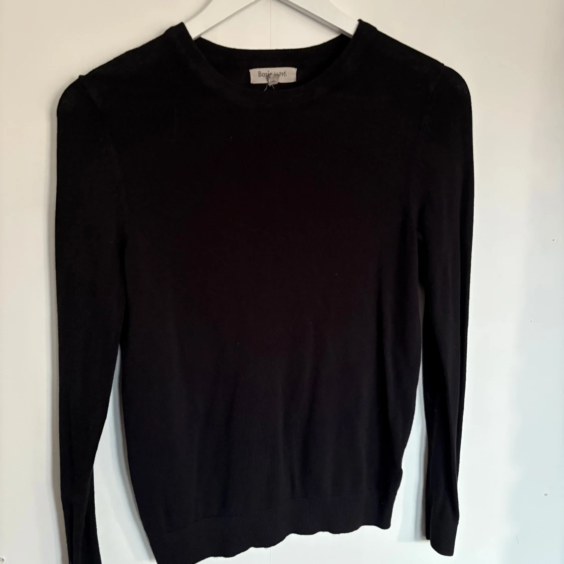 Svart tunn stickad tröja - 2