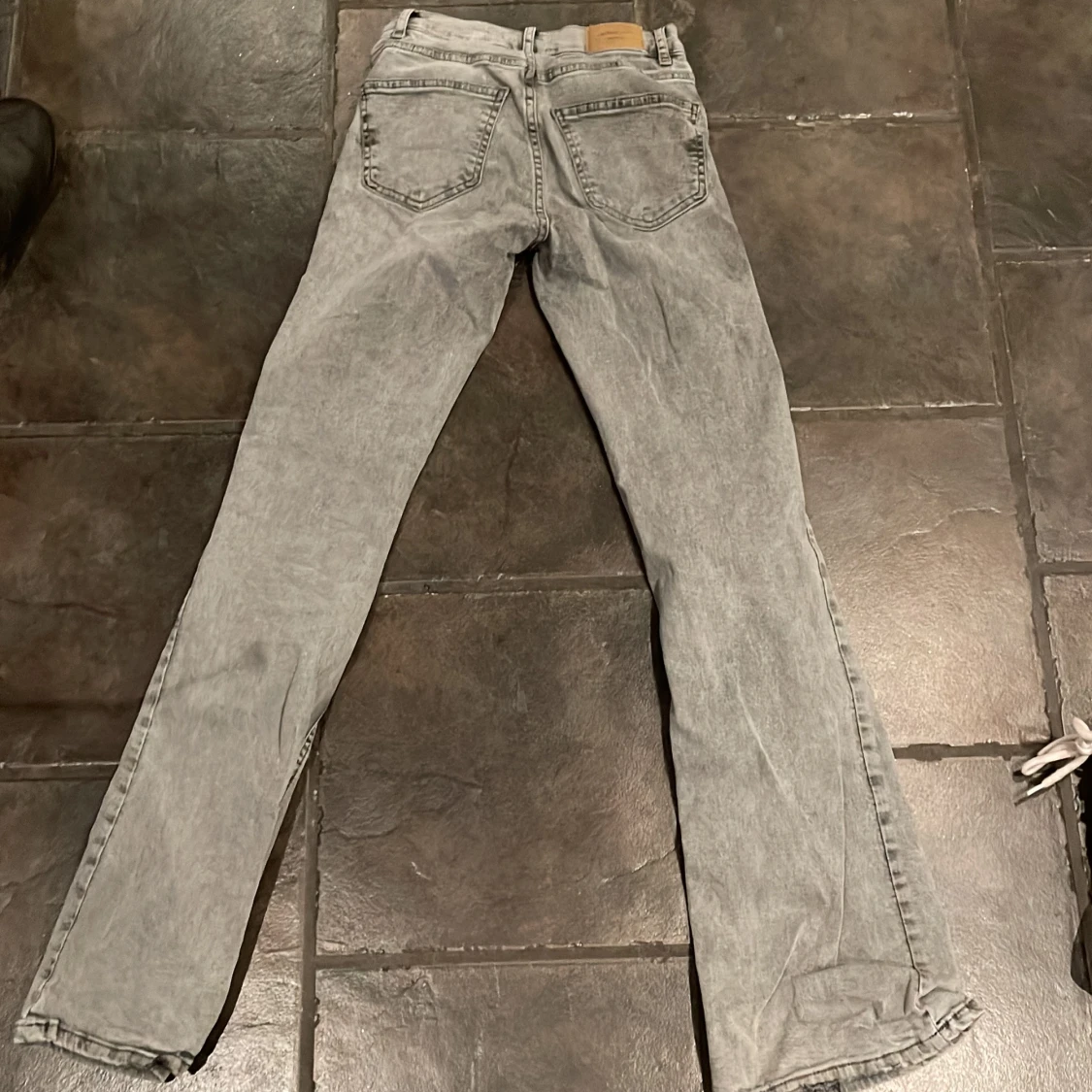 Grå bootcut jeans - 2