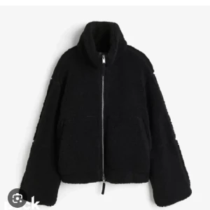 Svart teddy jacka - Knappt använd