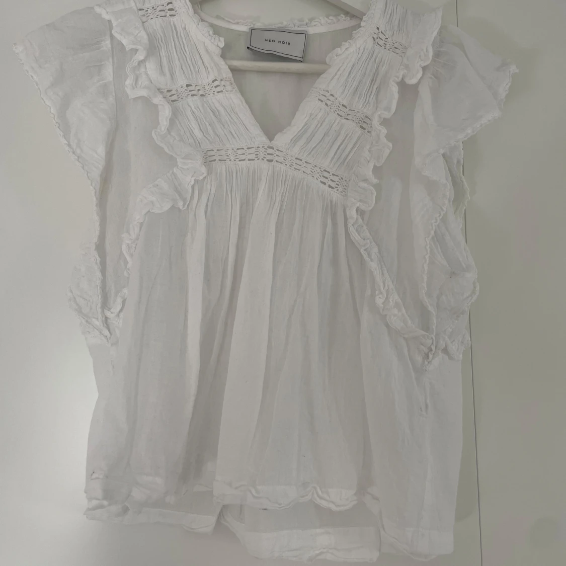 Vit neo noir blus - 2