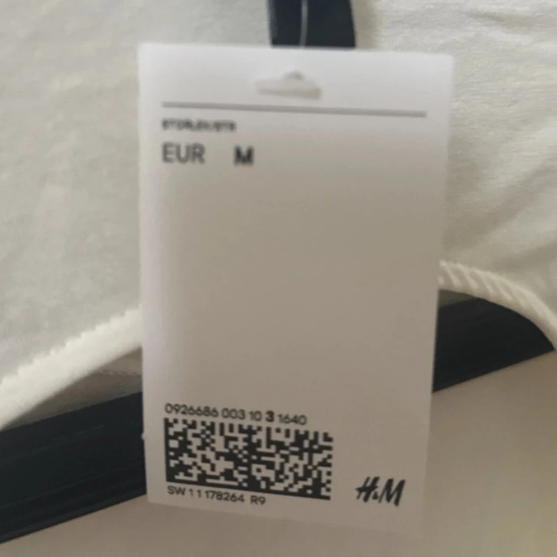 Vit croppad rygglös topp från H&M - 2