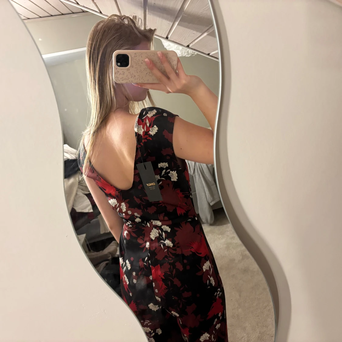 Blommig svart jumpsuit från ONLY - 2