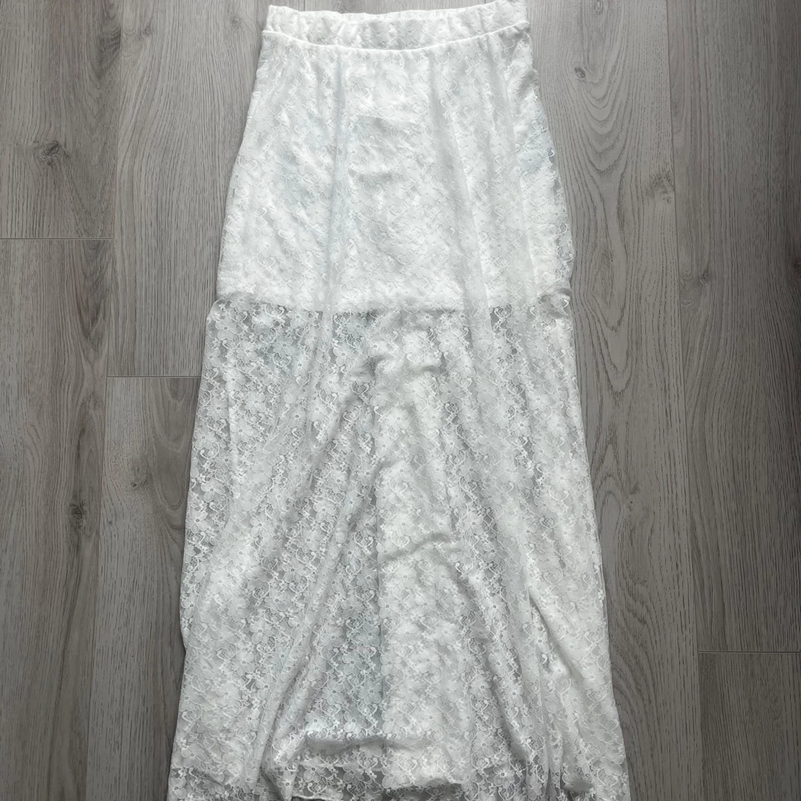 Vit spetskjol från Vero Moda