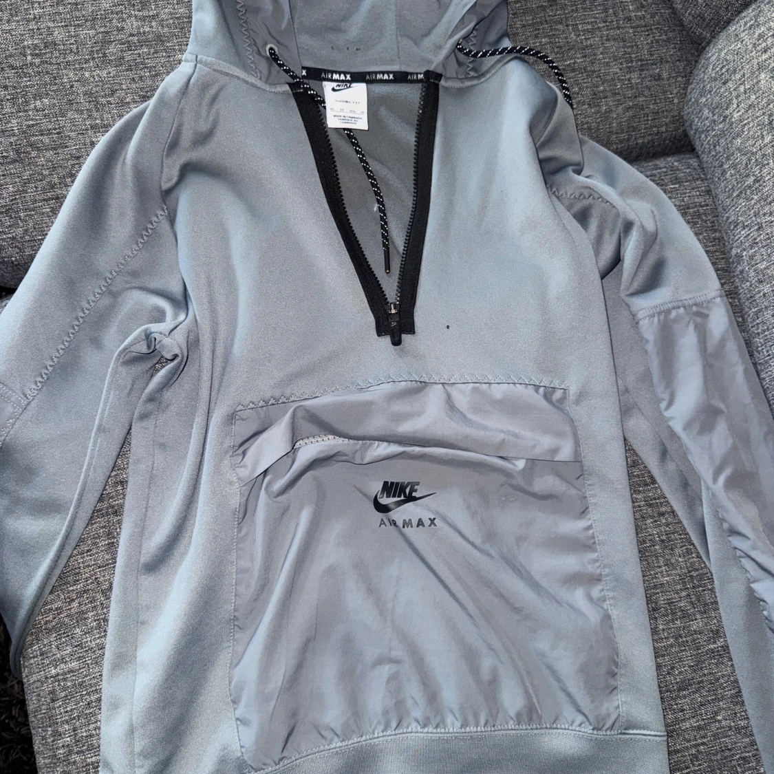 Nike Air Max grå hoodie med half zip