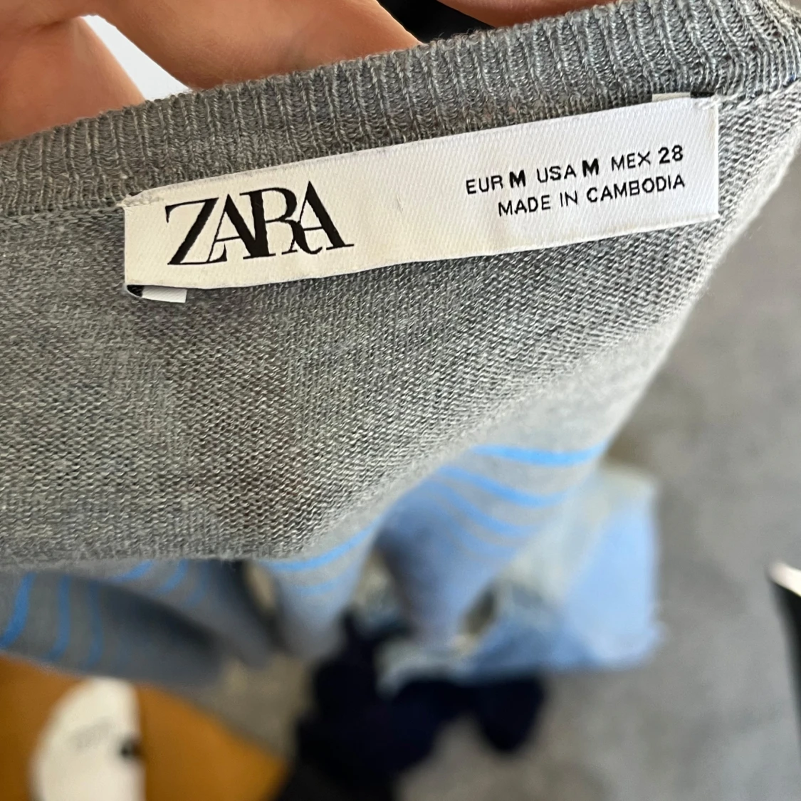 Gråblå randig tröja från Zara - 1