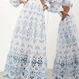 SÖKER - Om någon säljer denna klänning från asos edition och vill sälja hör av dig!