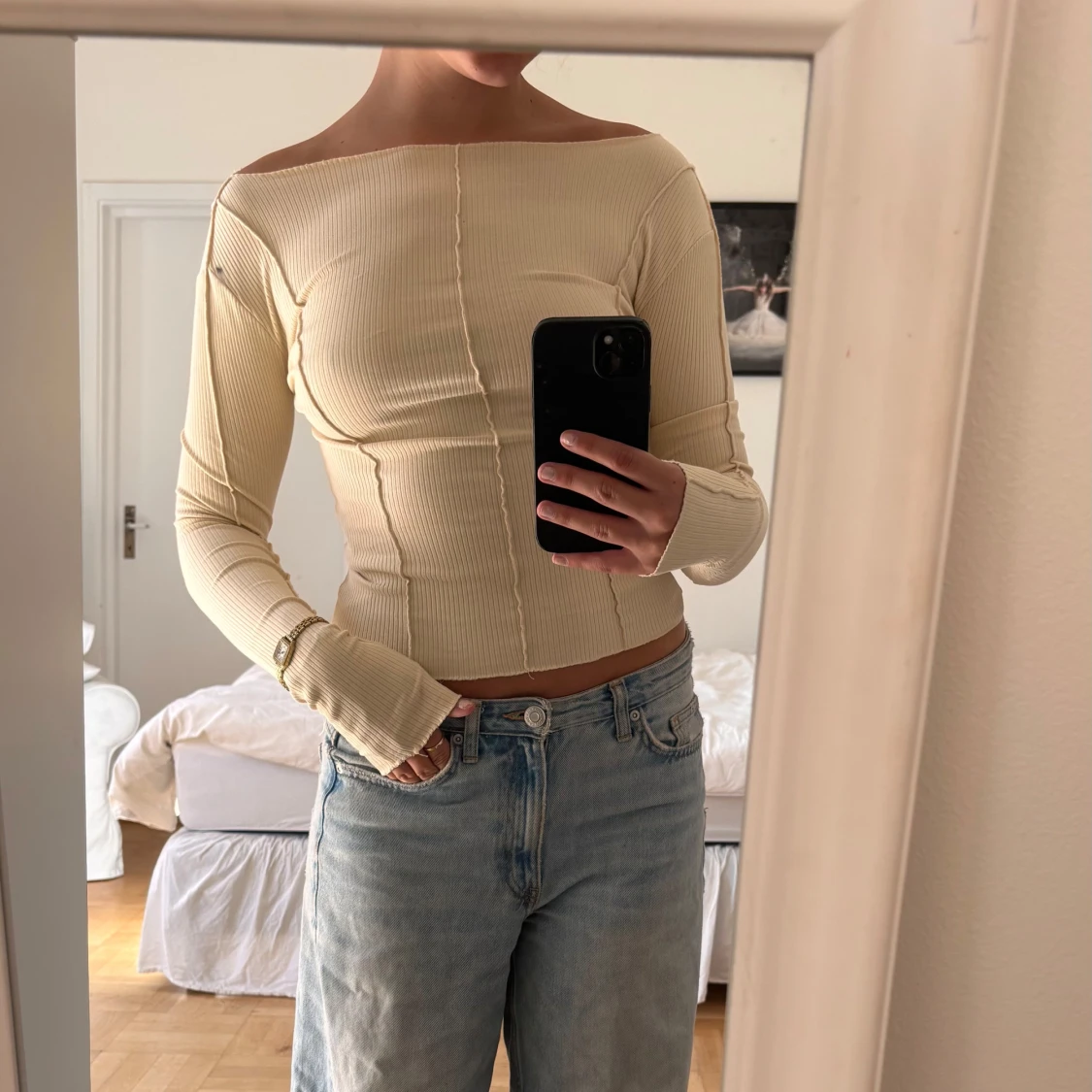 Beige ribbad offshoulder topp - 1