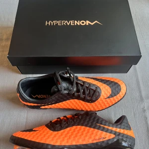 Nike Hypervenom fotbollsskor - Nike Hypervenom fotbollsskor i original kartong. Kvitto finns med