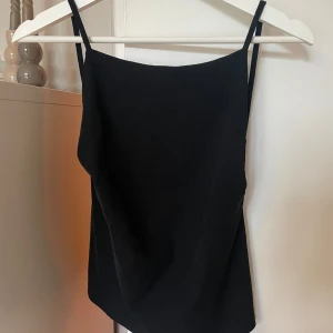 Topp Gina  - Justerbar topp från Gina, använd en gång vid nyår, mycket bra skick