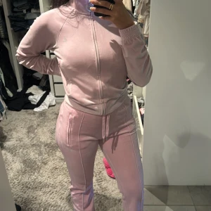 Juicy couture set  - Byxor storlek XS, kofta storlek XS