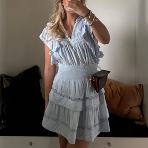 Neo Noir kjol - Supersöt ljusblå kort kjol från Neo Noir💖 strl 36, använd fåtal gånger