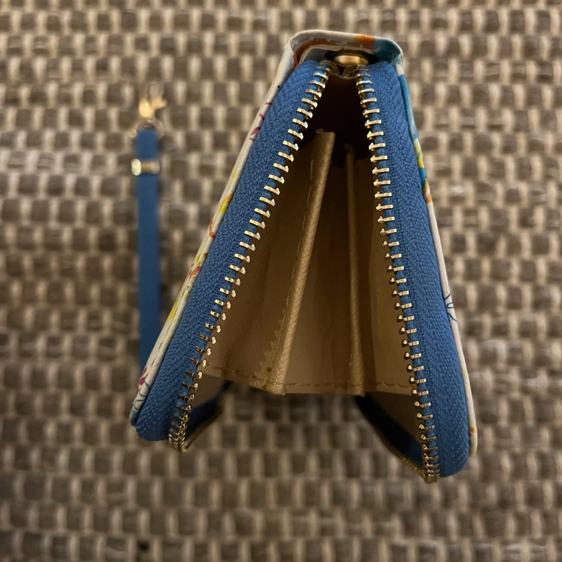 Blommig plånbok med blå dragkedja - 4