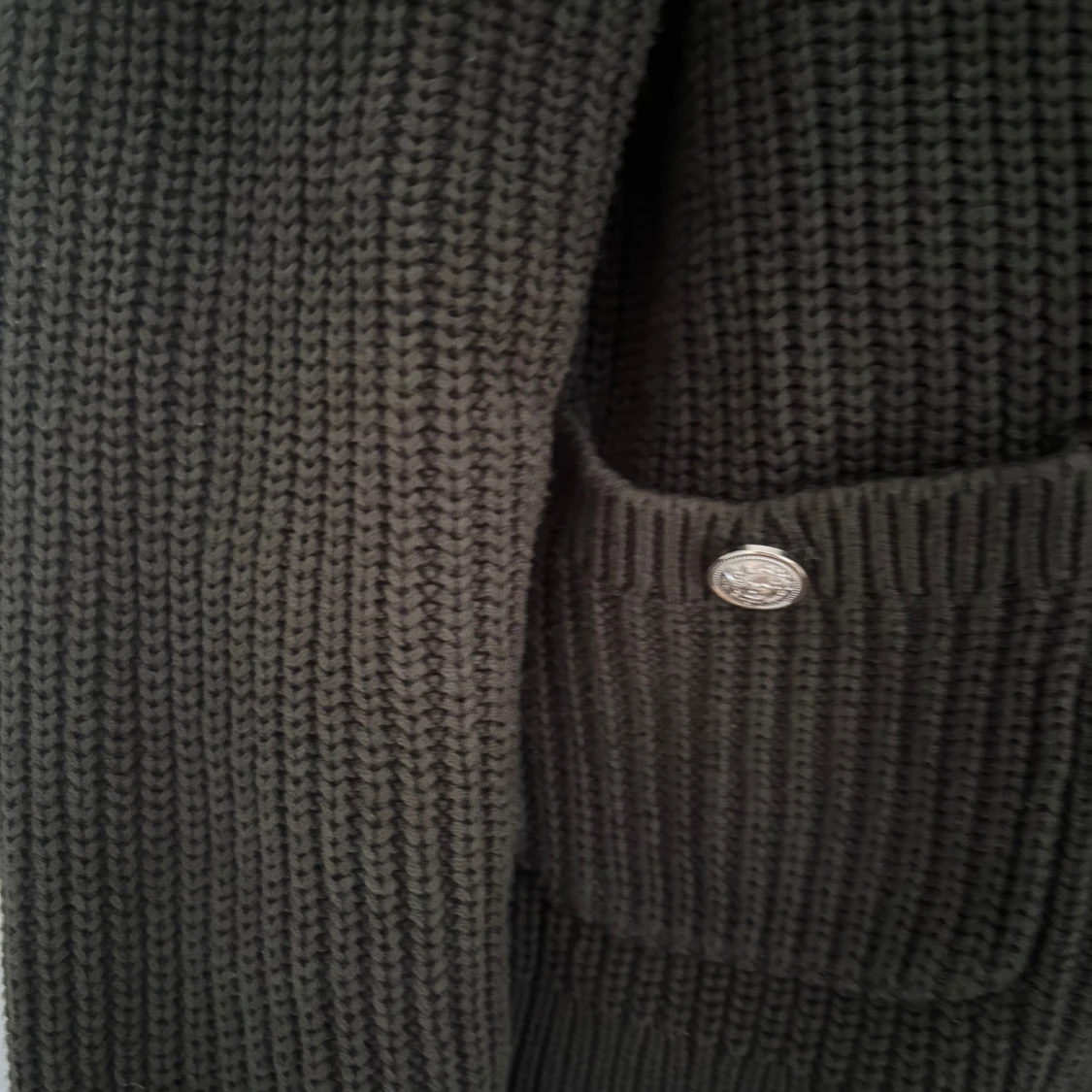 Mörkgrön stickad kofta från H&M - 3