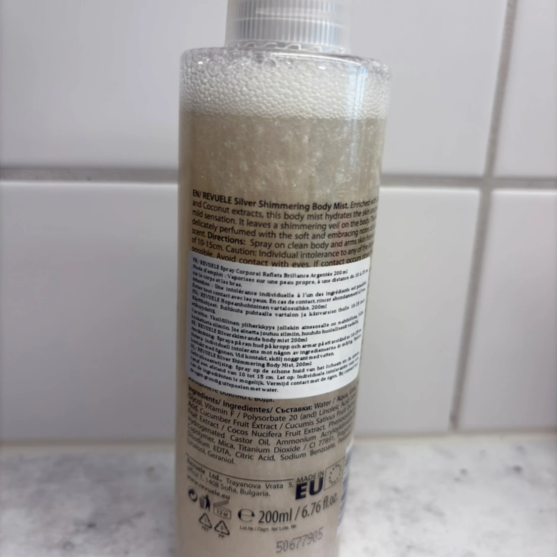 Revuele Shimmering Body Mist 200ml - 1