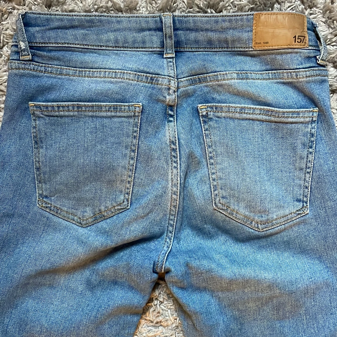 Ljusblå bootcut jeans från 157 - 2