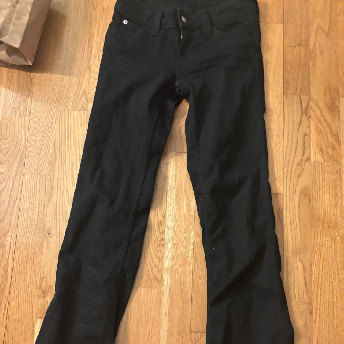 Svarta bootcut jeans från Cheap Monday - 3